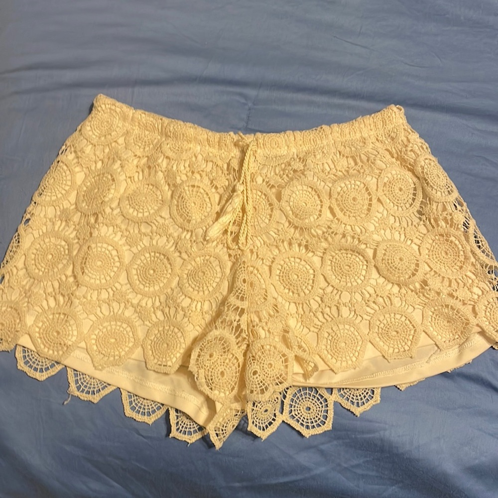 Lace Cream Drawstring Shorts